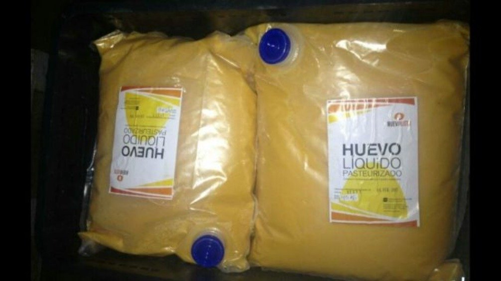 Rompen huevos y los transforman en materia prima para industrias